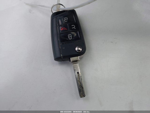 3VV1B7AXXJM057843 Volkswagen Tiguan