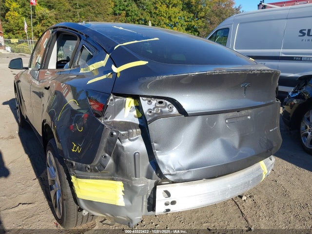 2023 TESLA MODEL Y 7SAYGDEE6PA091538 Photo 2