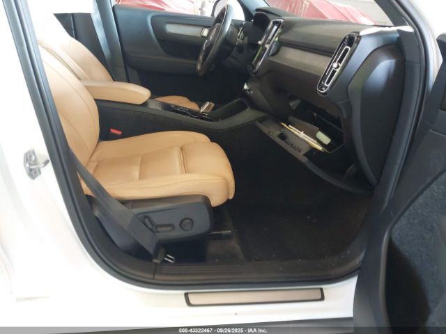2019 VOLVO XC40 YV4162UL8K2134309 Photo 4