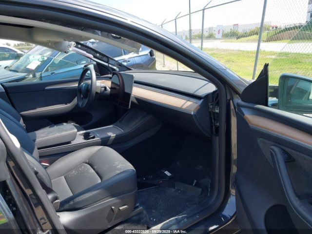 2025 TESLA MODEL Y 7SAYGDED6SA359486 Photo 4