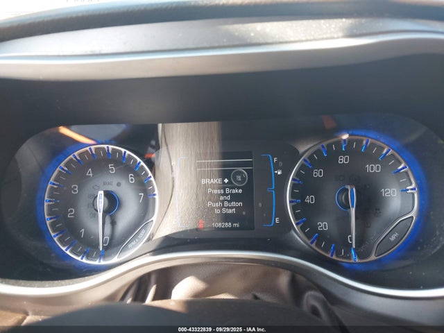 43322839 :رقم المزاد ، 2C4RC1DG8HR704816 vin ، 2017 Chrysler Pacifica Touring مزاد بيع