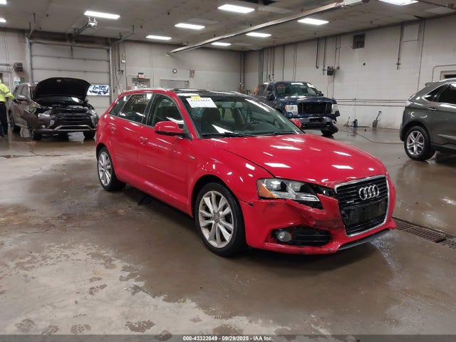 2013 AUDI A3 WAUDFAFM9DA023175 Photo 0