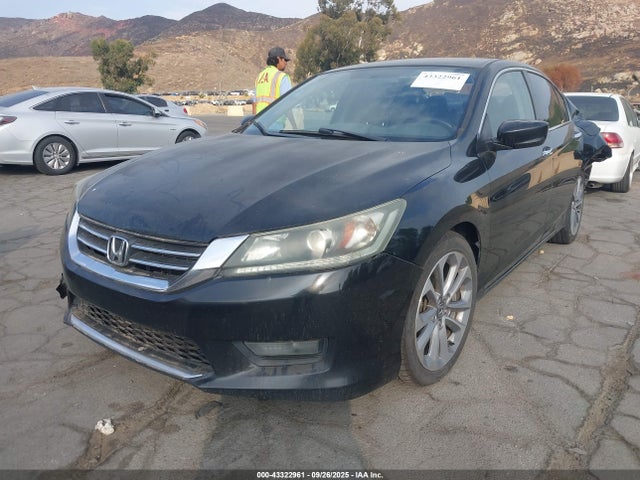 Honda k24w1 2014 1HGCR2F55EA067505 Image 2
