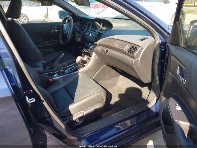 Honda k24w1 2017 1HGCR2F16HA073878 Image 5