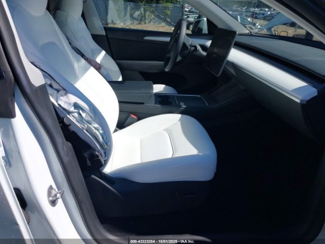 2023 TESLA MODEL Y 7SAYGDEE6PF811889 Photo 4