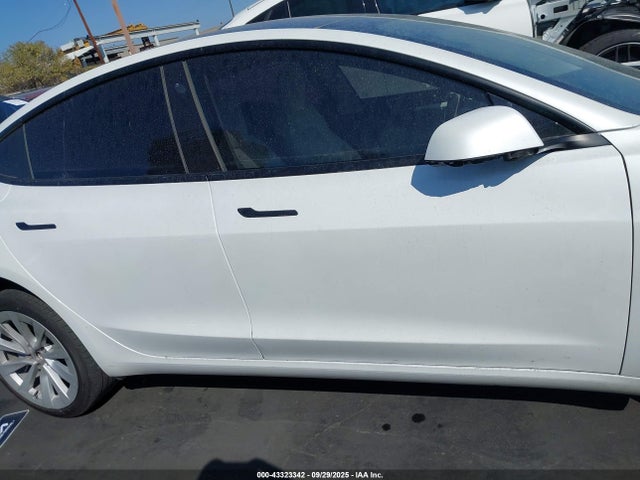 Tesla 2022 2022 5YJ3E1EA8NF373575 Image 13