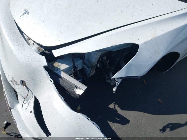 Tesla 2022 2022 5YJ3E1EA8NF373575 Image 19