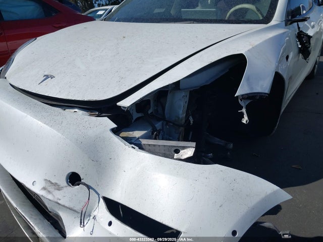Tesla 2022 2022 5YJ3E1EA8NF373575 Image 20