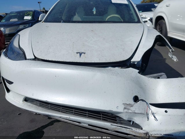 Tesla 2022 2022 5YJ3E1EA8NF373575 Image 22