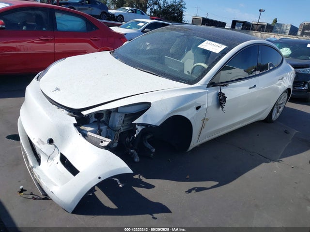 Tesla 2022 2022 5YJ3E1EA8NF373575 Image 2
