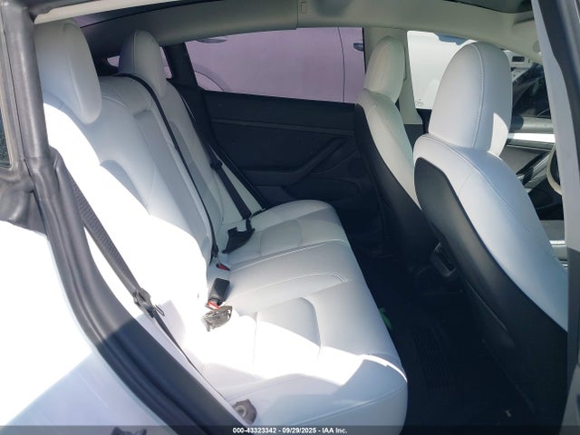 Tesla 2022 2022 5YJ3E1EA8NF373575 Image 8