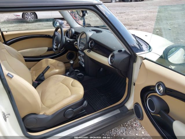 2009 MINI COOPER S WMWMF73559TT99786 Photo 4