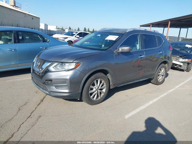 Nissan 2017 2017 JN8AT2MV2HW278683 Image 2