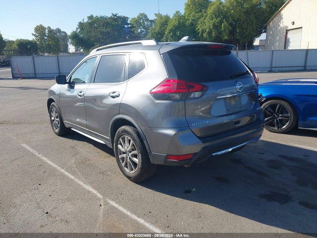 Nissan 2017 2017 JN8AT2MV2HW278683 Image 3