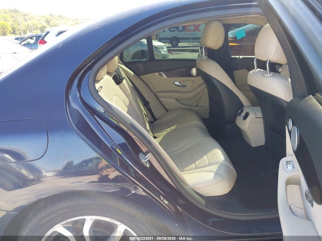 43323551 :رقم المزاد ، WDDWF4KB8JR403015 vin ، 2018 Mercedes-benz C 300 4matic مزاد بيع