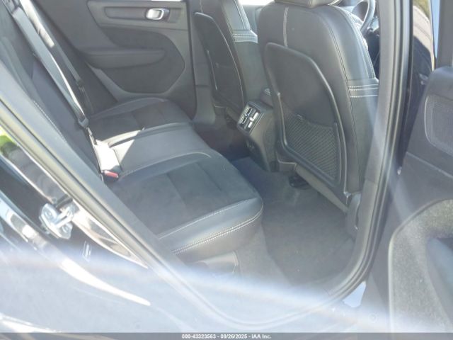 2021 VOLVO XC40 YV4162UM3M2576085 Photo 7