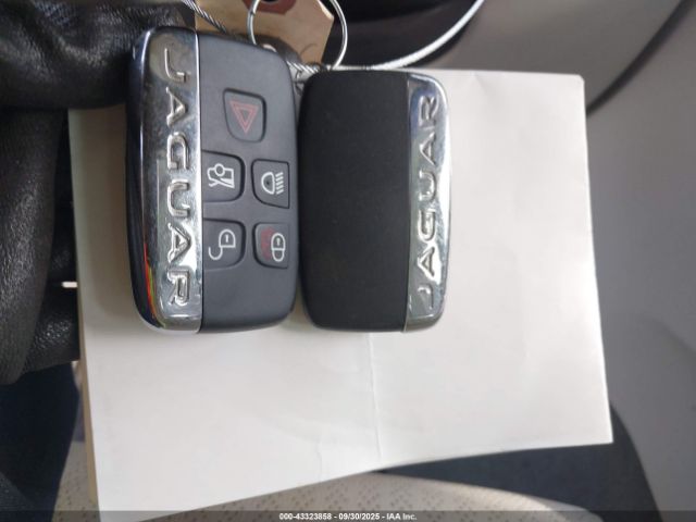 2017 JAGUAR XF SAJBK4BV9HCY34783 Photo 10