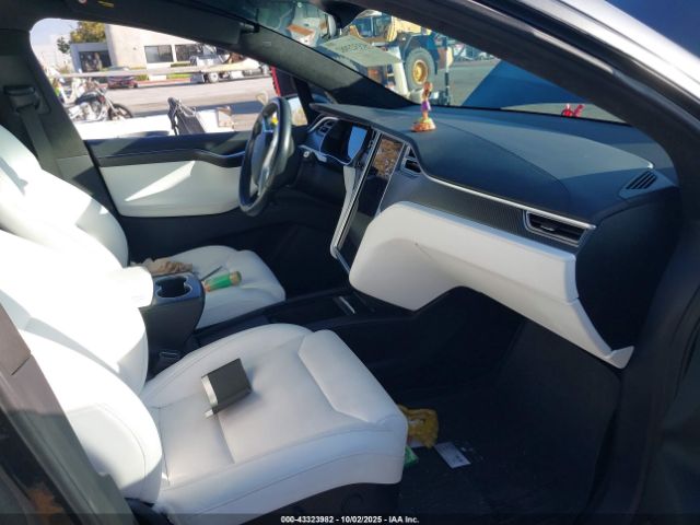 2017 TESLA MODEL X 5YJXCBE21HF067442 Photo 4