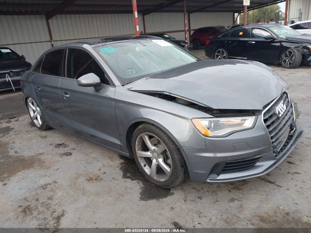 2015 AUDI A3 WAUACGFF2F1081325 Photo 0