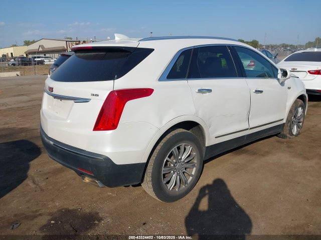 2017 CADILLAC XT5 1GYKNBRS9HZ137868 Photo 3