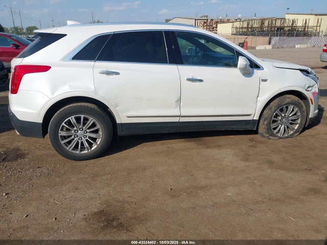 2017 CADILLAC XT5 1GYKNBRS9HZ137868 Photo 4