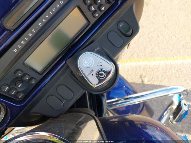 2006 HARLEY-DAVIDSON FLHXI 1HD1KBW1X6Y604707 Photo 10