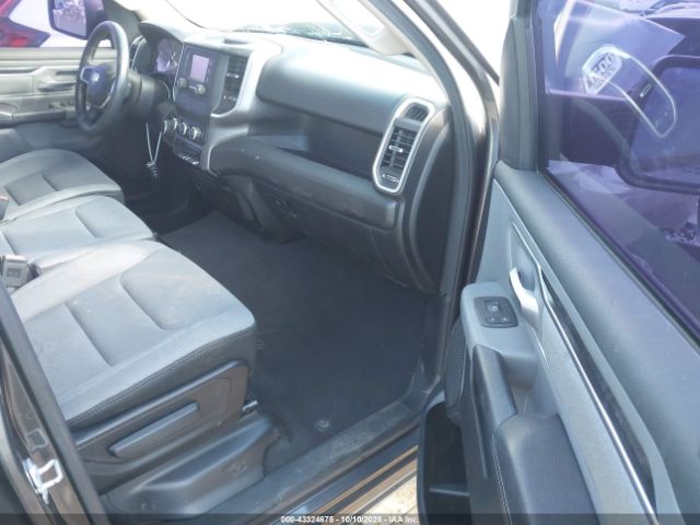 2019 RAM 1500 1C6RREFT1KN635561 Photo 4