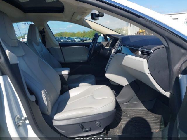 2014 TESLA MODEL S 5YJSA1H18EFP39747 Photo 4