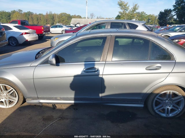 43324777 :رقم المزاد ، WDDGF56X58F118185 vin ، 2008 Mercedes-benz C 350 Sport مزاد بيع
