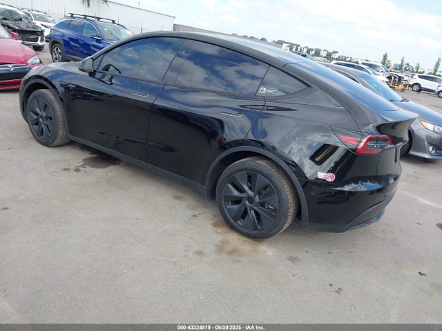 2024 TESLA MODEL Y 7SAYGDED8RF156984 Photo 2