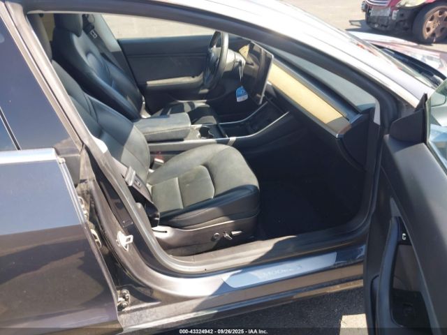 2019 TESLA MODEL 3 5YJ3E1EA2KF411278 Photo 4