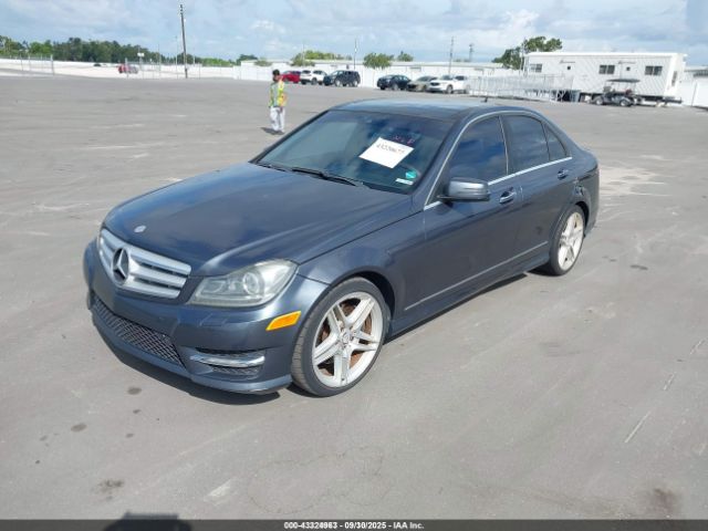 2013 MERCEDES-BENZ C 350 WDDGF5HB3DA758310 Photo 1