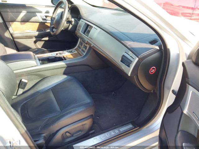 2013 JAGUAR XF SAJWA0ES2DPS73246 Photo 4