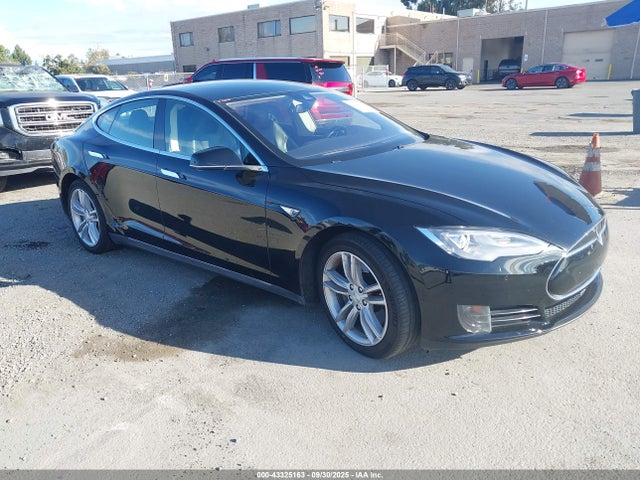 2015 TESLA MODEL S 5YJSA1E29FF111842 Photo 0