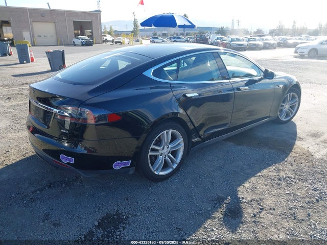 2015 TESLA MODEL S 5YJSA1E29FF111842 Photo 3