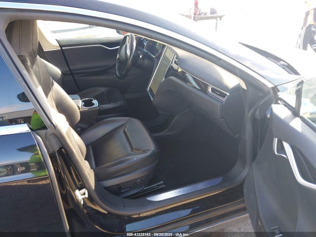 2015 TESLA MODEL S 5YJSA1E29FF111842 Photo 4