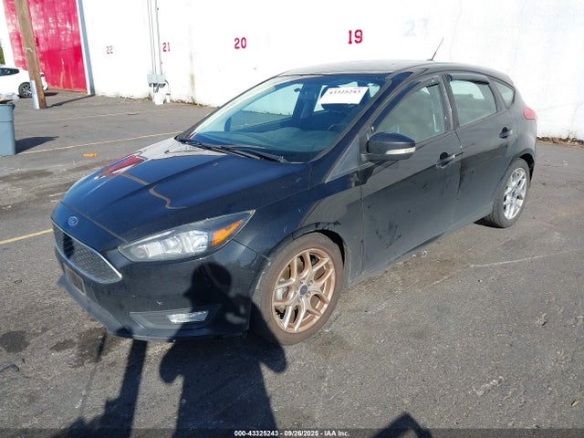 Ford 2015 2015 1FADP3K26FL326315 Image 2