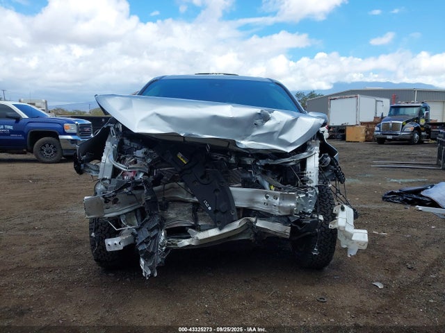 5TDKRKEC3NS123969 Toyota SIENNA LE