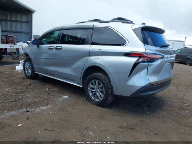 2022 TOYOTA SIENNA 5TDKRKEC3NS123969 Photo 2