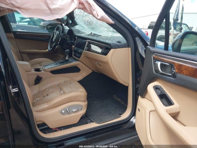2019 PORSCHE MACAN WP1AA2A55KLB01378 Photo 4