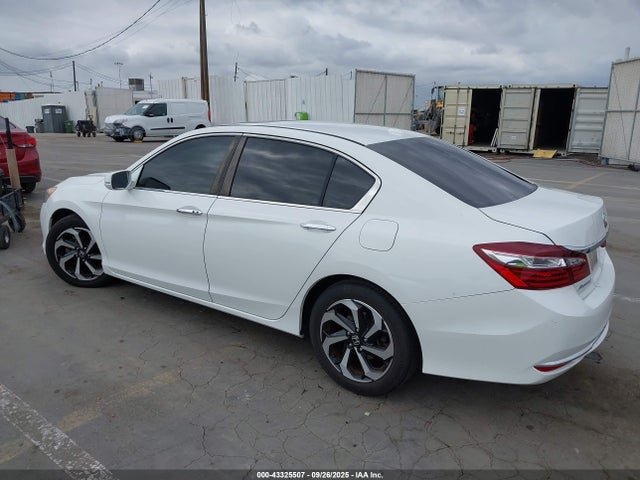 Honda Accord 2017 1HGCR2F86HA095229 Image 16