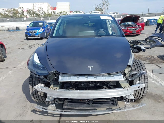 7SAYGDEE2NF335878 Tesla Model Y