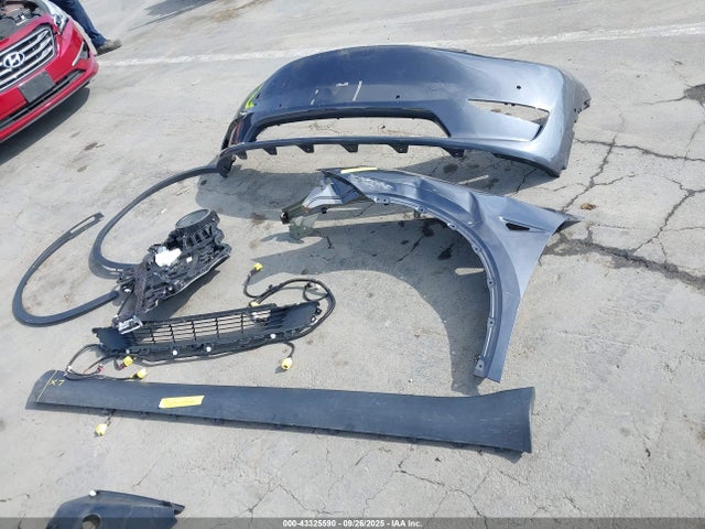 7SAYGDEE2NF335878 Tesla Model Y