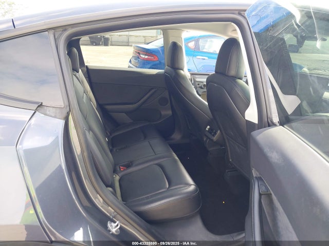 7SAYGDEE2NF335878 Tesla Model Y