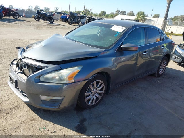 Nissan Altima 2015 1N4AL3AP8FN869147 Image 2