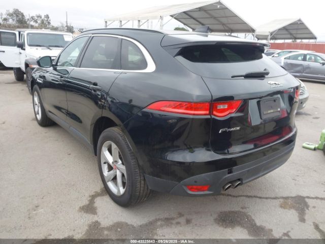 2019 JAGUAR F-PACE SADCJ2FN5KA361623 Photo 2