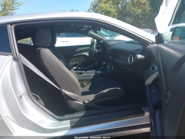 2018 CHEVROLET CAMARO 1G1FB1RS0J0156659 Photo 4