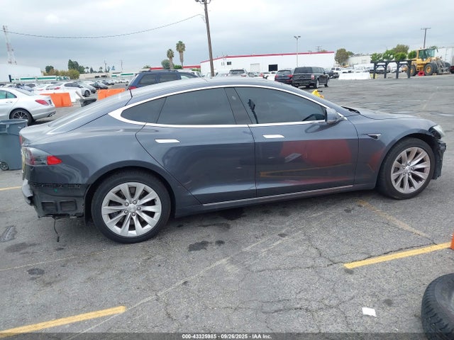 5YJSA1E24KF299762 Tesla 2019