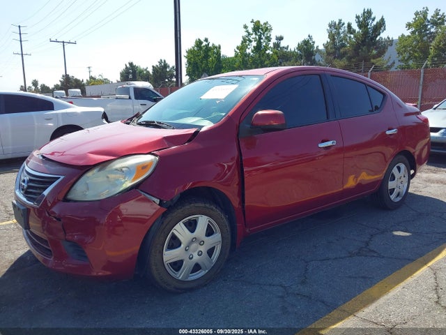 Nissan 2014 2014 3N1CN7AP5EK457442 Image 2