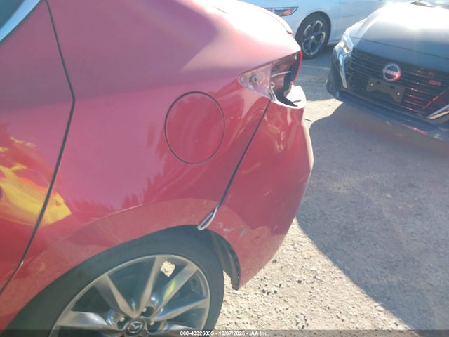 3MZBN1V32JM187045 Mazda py